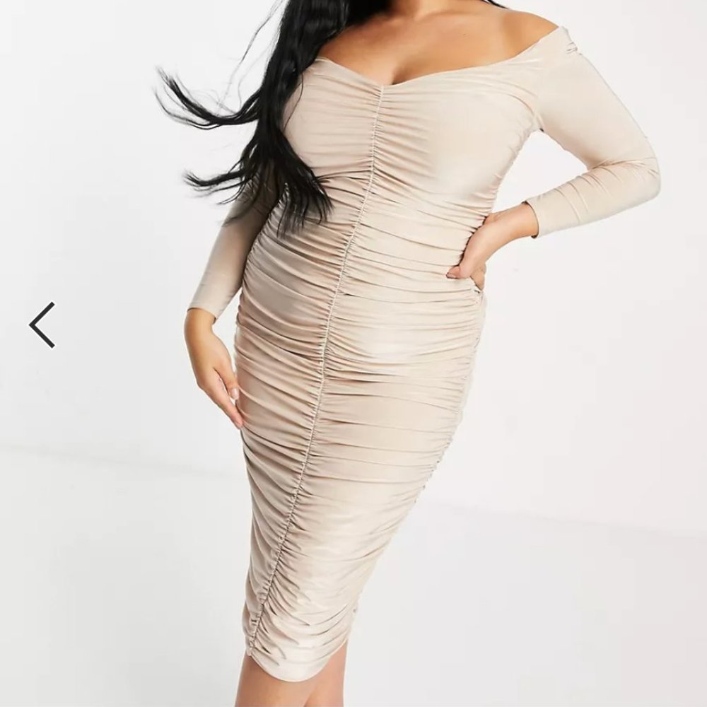 Club L London Plus sweetheart ruched midi dress